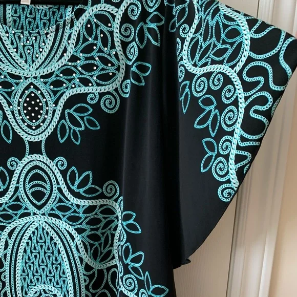 Plus size blouse - Picture 3 of 4